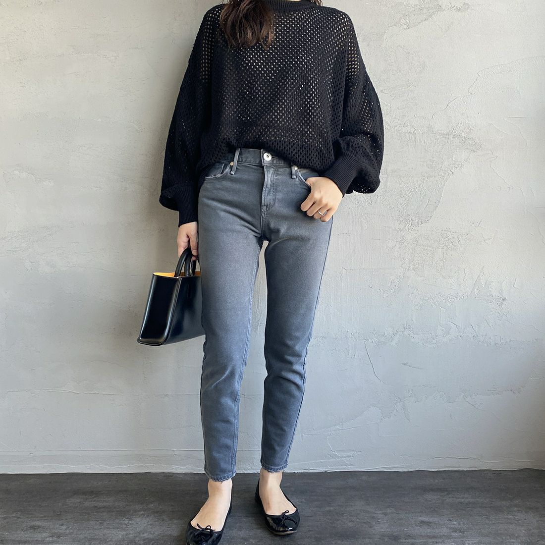 upper hights [アッパーハイツ] THE STELLA ストレッチデニムパンツ [86121902SMK] SMOKE&&モデル身長：160cm 着用サイズ：23&&