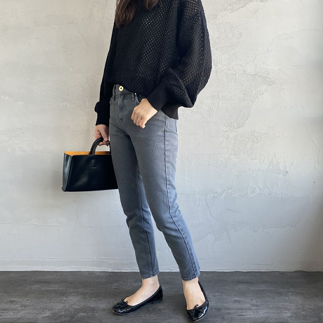 upper hights [アッパーハイツ] THE STELLA ストレッチデニムパンツ [86121902SMK] SMOKE&&モデル身長：160cm 着用サイズ：23&&