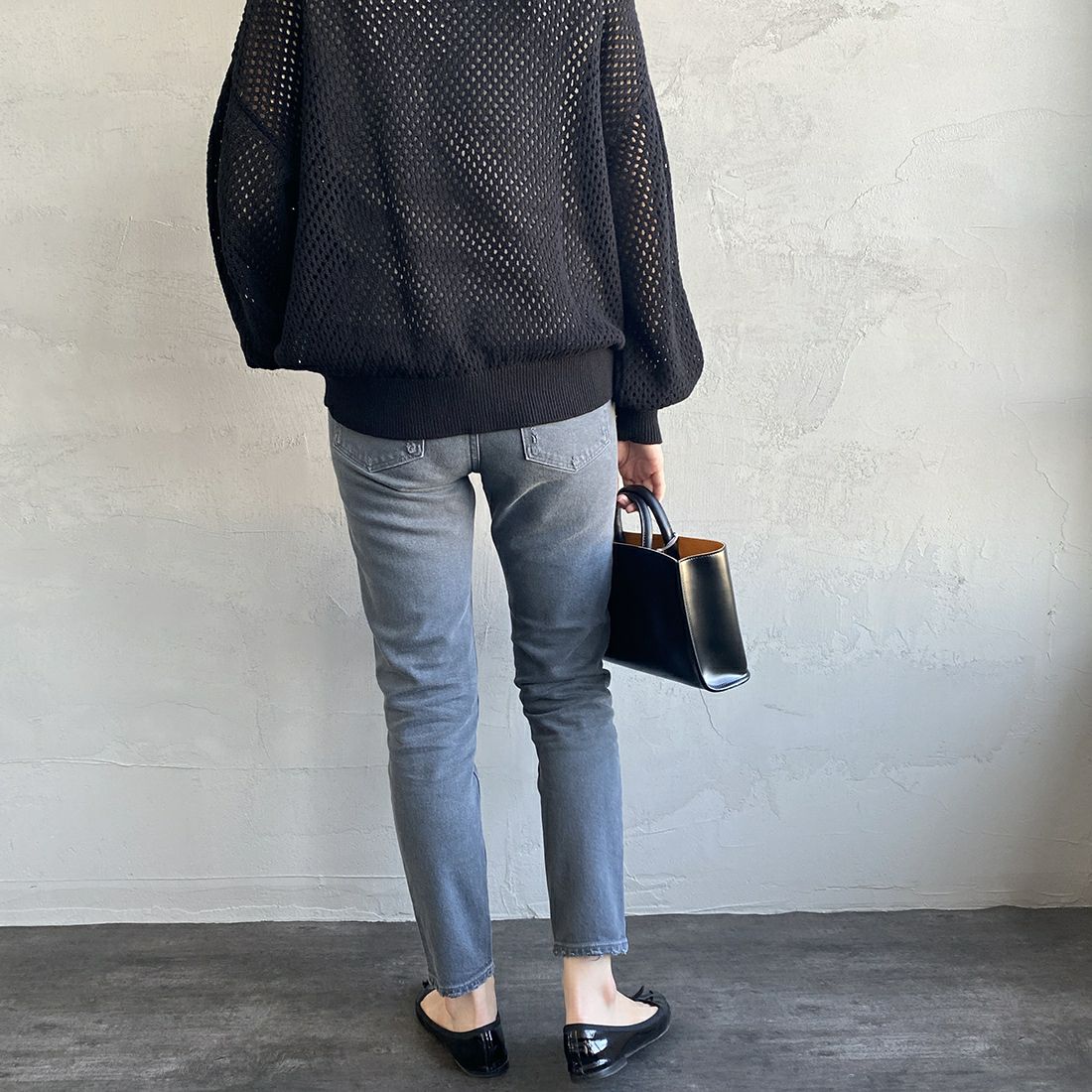 upper hights [アッパーハイツ] THE STELLA ストレッチデニムパンツ [86121902SMK] SMOKE&&モデル身長：160cm 着用サイズ：23&&