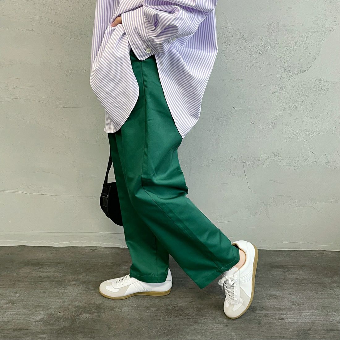 Jeans Factory Clothes [ジーンズファクトリークローズ] 1タック イージースラックスパンツ [22AWINW-03PT] GREEN &&モデル身長：161cm 着用サイズ：L&&