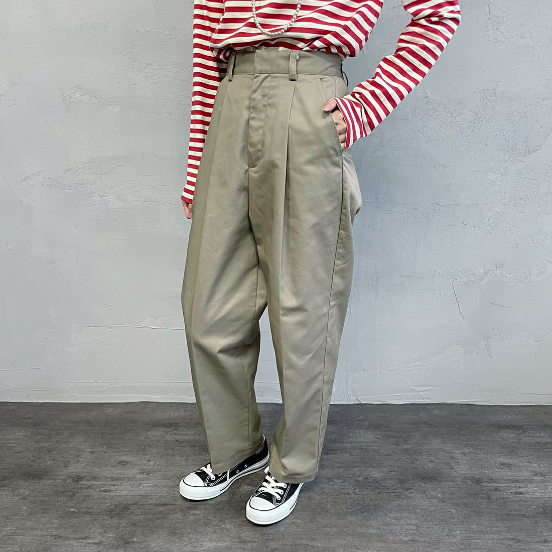 Jeans Factory Clothes [ジーンズファクトリークローズ] 1タック イージースラックスパンツ [22AWINW-03PT] BEIGE &&モデル身長：161cm 着用サイズ：S&&