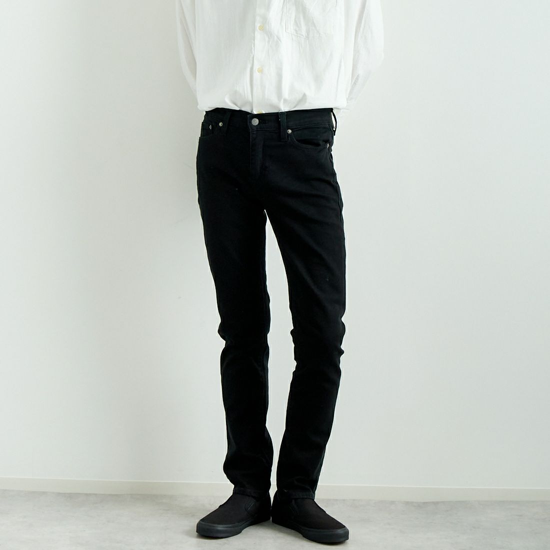 Levi’s [リーバイス] 511 クラシック スリムストレッチブラックカラーデニム [04511-15] 07 NIGHTSH &&モデル身長：182cm 着用サイズ：29&&