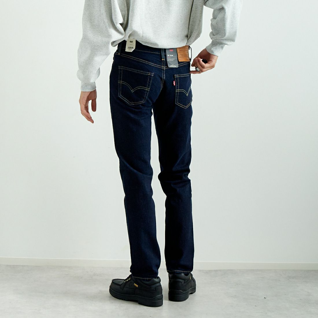LEVI'S [リーバイス] 511 スリムフィット [04511-24] 06 PREMIUM &&モデル身長：182cm 着用サイズ：29&&