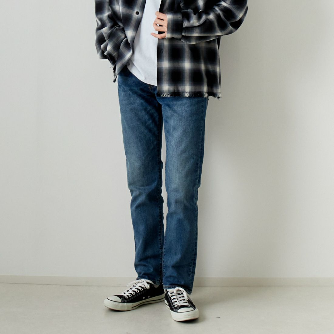 LEVI'S [リーバイス] レギュラーテーパード 502(TM) [29507-00] 65 DARK VI &&モデル身長：182cm 着用サイズ：29&&