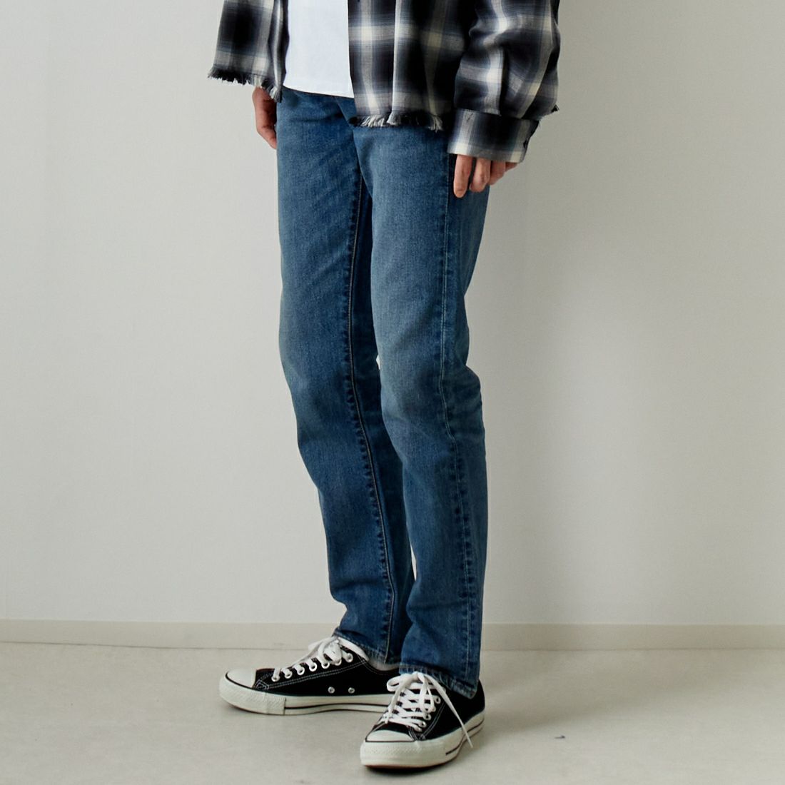 LEVI'S [リーバイス] レギュラーテーパード 502(TM) [29507-00] 65 DARK VI &&モデル身長：182cm 着用サイズ：29&&
