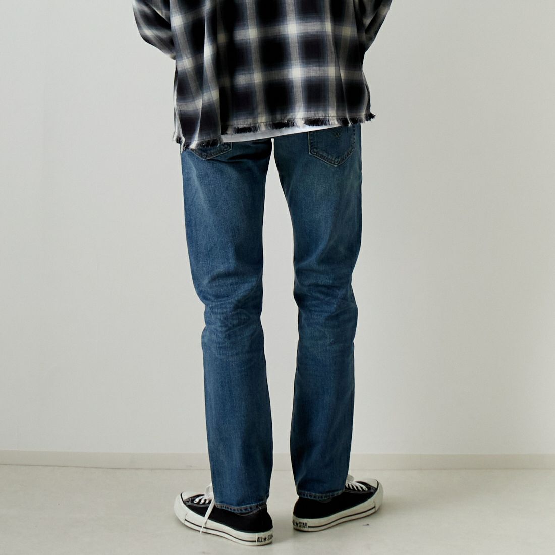 LEVI'S [リーバイス] レギュラーテーパード 502(TM) [29507-00] 65 DARK VI &&モデル身長：182cm 着用サイズ：29&&