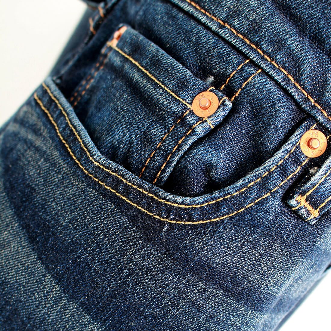 LEVI'S [リーバイス] レギュラーテーパード 502(TM) [29507-00] 65 DARK VI &&モデル身長：182cm 着用サイズ：29&&