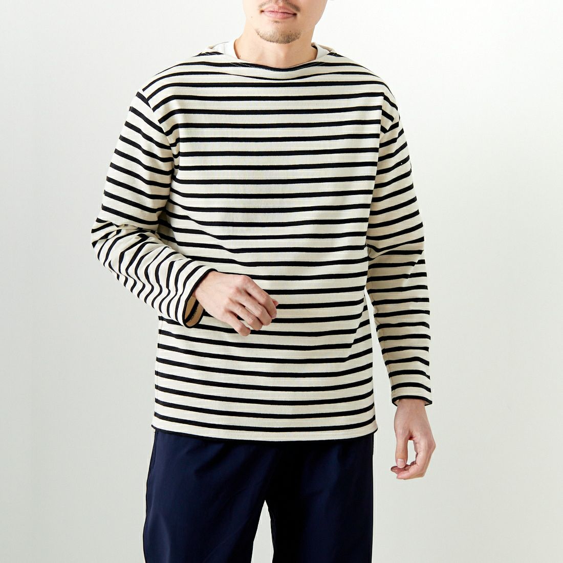 ST.JAMES [セントジェームス] バスクボーダーロングスリーブTシャツ [OUESSANT] ECR/NOI&&モデル身長：168cm 着用サイズ：4&&