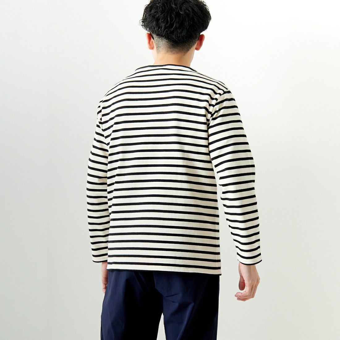 ST.JAMES [セントジェームス] バスクボーダーロングスリーブTシャツ [OUESSANT] ECR/NOI&&モデル身長：168cm 着用サイズ：4&&