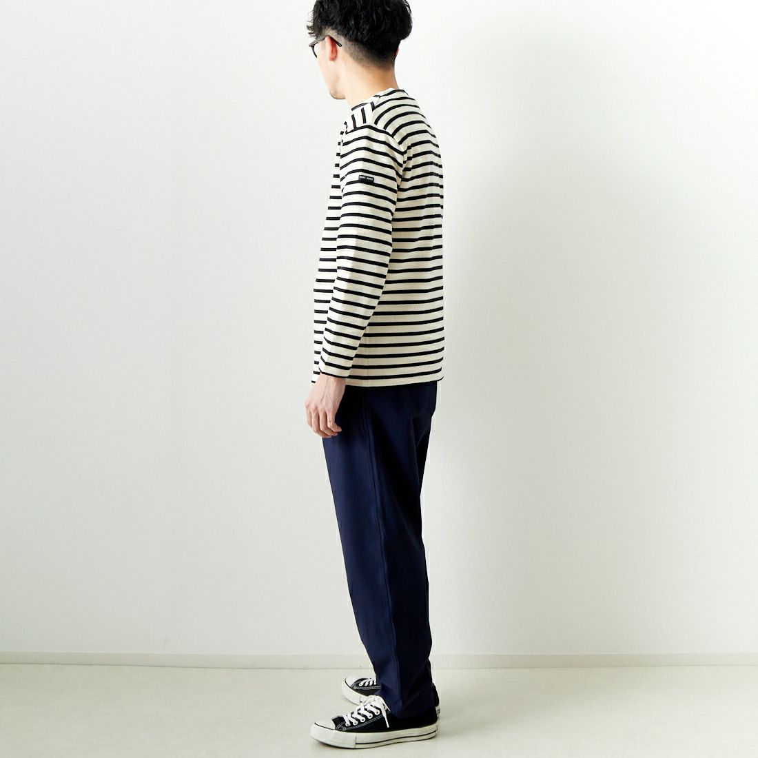 ST.JAMES [セントジェームス] バスクボーダーロングスリーブTシャツ [OUESSANT] ECR/NOI&&モデル身長：168cm 着用サイズ：4&&