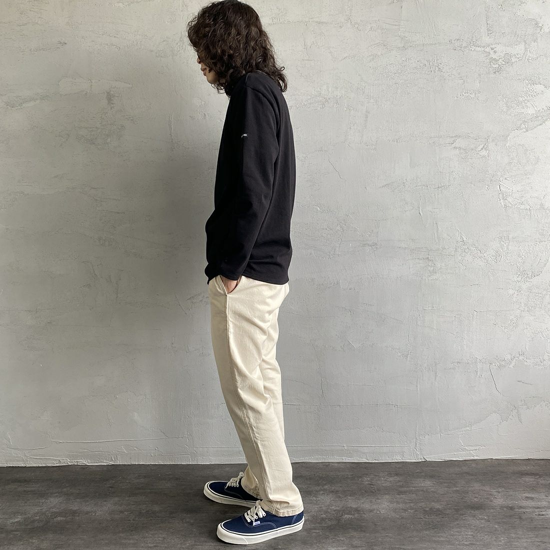 ST.JAMES [セントジェームス] バスクロングスリーブTシャツ [OUESSANT-SD] NOIR&&モデル身長：173cm 着用サイズ：5&&