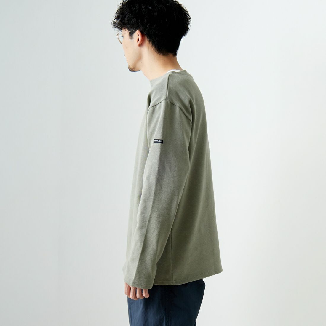 ST.JAMES [セントジェームス] バスクロングスリーブTシャツ [OUESSANT-SD] OLIVE&&モデル身長：168cm 着用サイズ：5&&