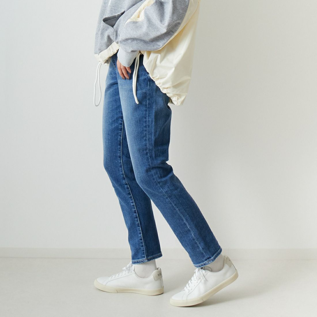 RED CARD TOKYO [レッドカード トーキョー] 30th Anniversary ハイライズ スリムテーパードデニム [26230301FMD] A-FINE MID &&モデル身長：160cm 着用サイズ：24&&