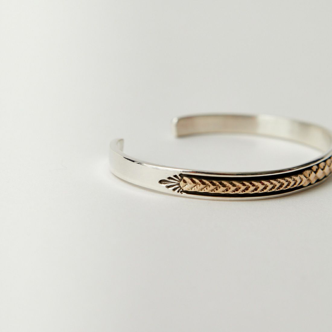 Indian Jewelry [インディアンジュエリー] ゴールドバングル [GOLD-BRACELET] SILVER