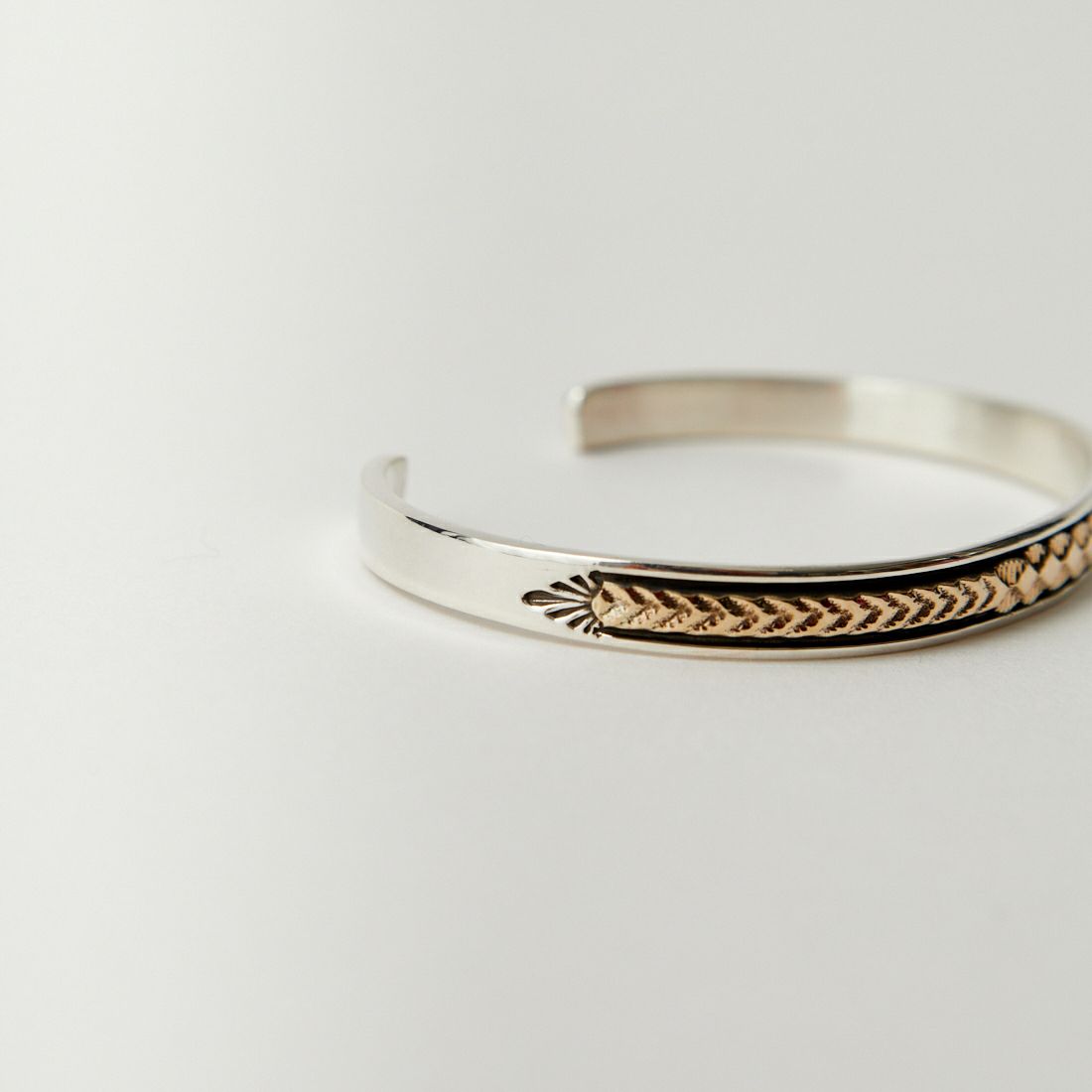Indian Jewelry [インディアンジュエリー] ゴールドバングル [GOLD-BRACELET] SILVER