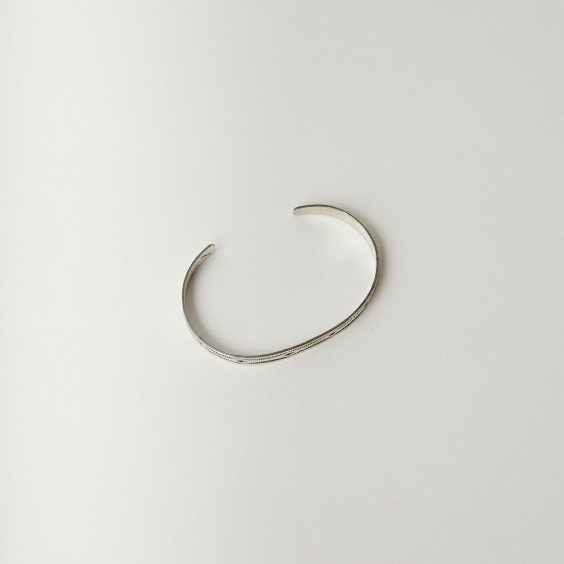 Indian Jewelry [インディアンジュエリー] スタンプワークバングル [STAMP-BRACELET-B] SILVER