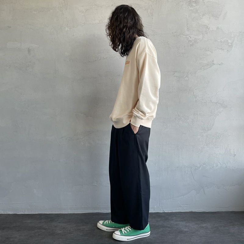 UNIVERSAL OVERALL [ユニバーサルオーバーオール] 別注 ワンポイントロゴ刺繍 ピグメントスウェット [U2311228IN-JF] IVORY &&モデル身長：173cm 着用サイズ：L