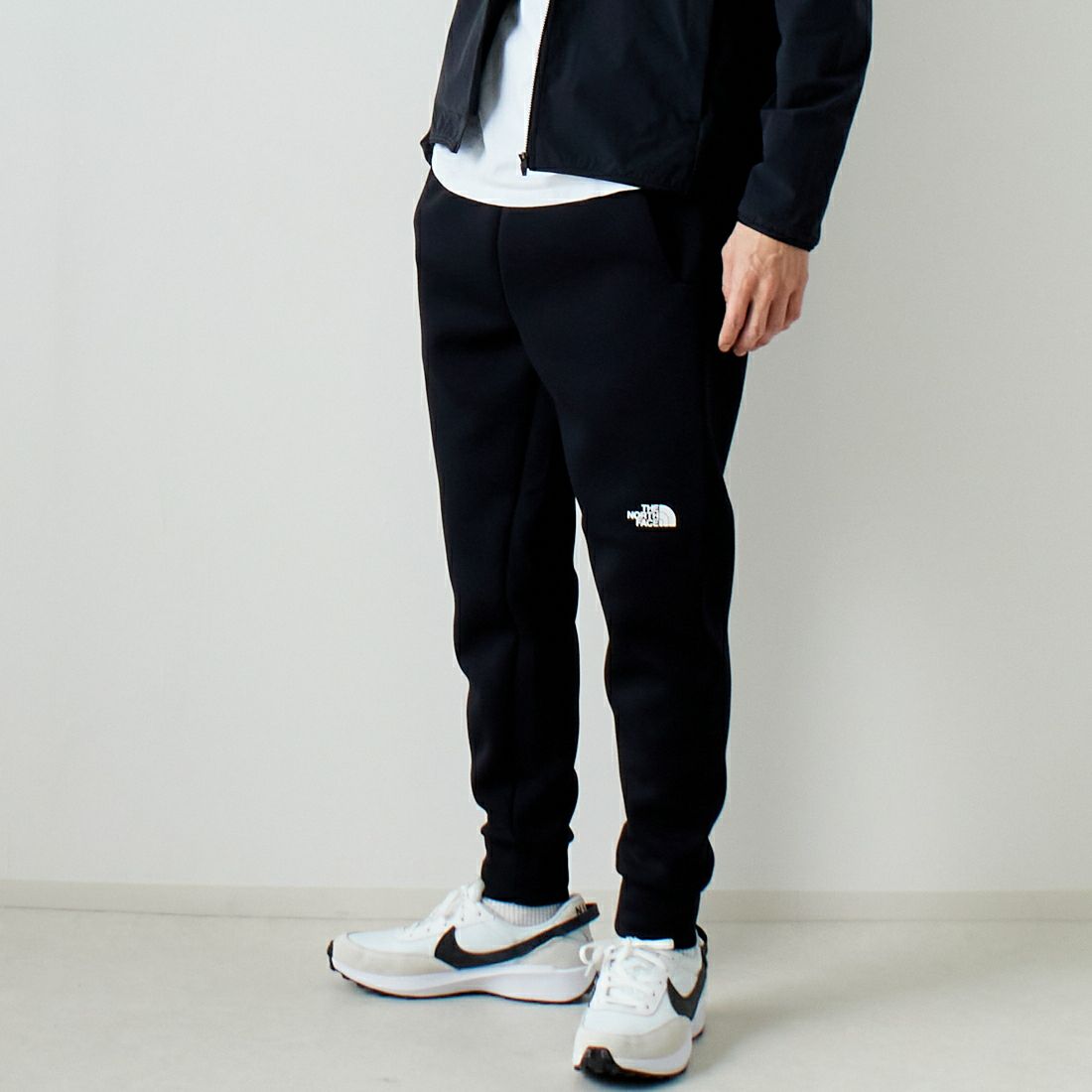 THE NORTH FACE [ザ ノースフェイス] テックエアースウェットジョガーパンツ [NB32387] K ﾌﾞﾗｯｸ &&モデル身長：182cm 着用サイズ：L&&