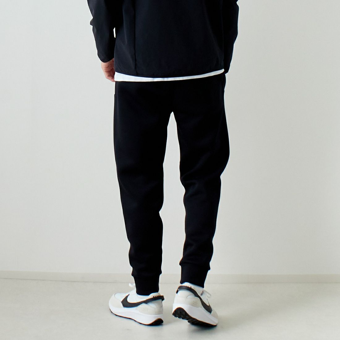 THE NORTH FACE [ザ ノースフェイス] テックエアースウェットジョガーパンツ [NB32387] K ﾌﾞﾗｯｸ &&モデル身長：182cm 着用サイズ：L&&