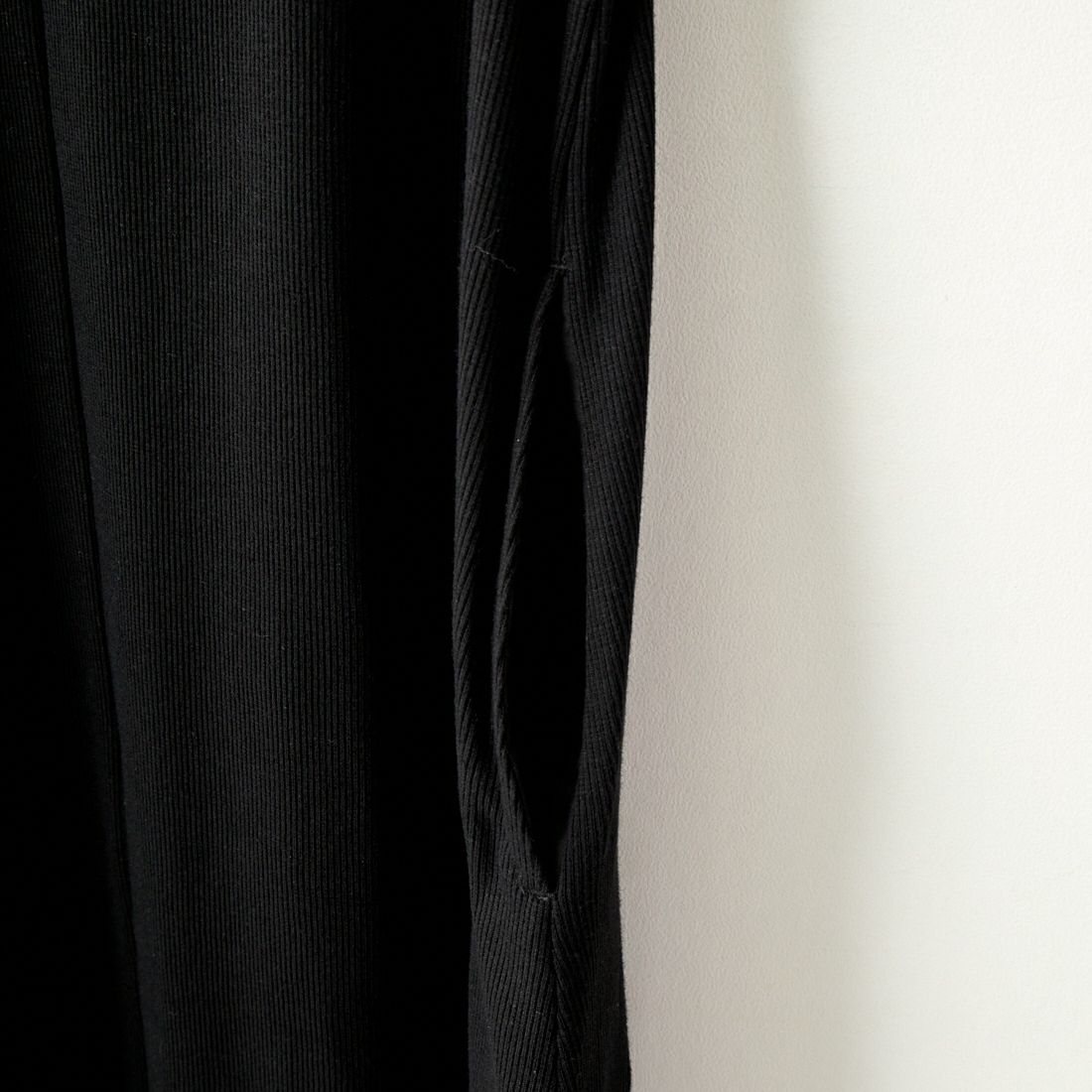 Maison de L'allure [メゾン ドゥ ラリュール] 裾フレアリブニットワンピース [22142014] BLACK/OFF