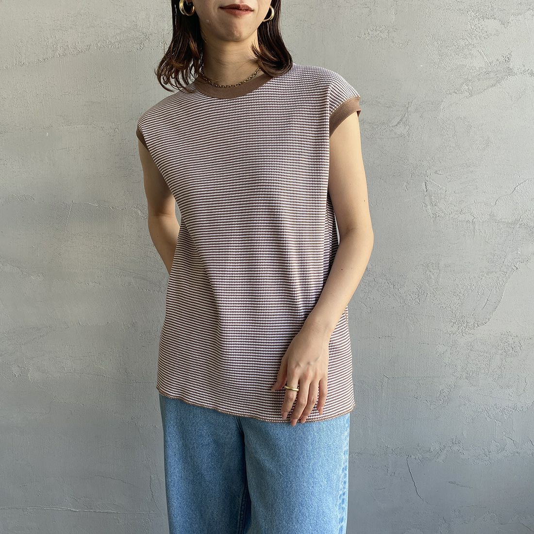 Health knit [ヘルスニット] 別注 ノースリーブワッフルTシャツ [HR2301L004IN-JF] BROWN &&モデル身長：163cm 着用サイズ：F&&