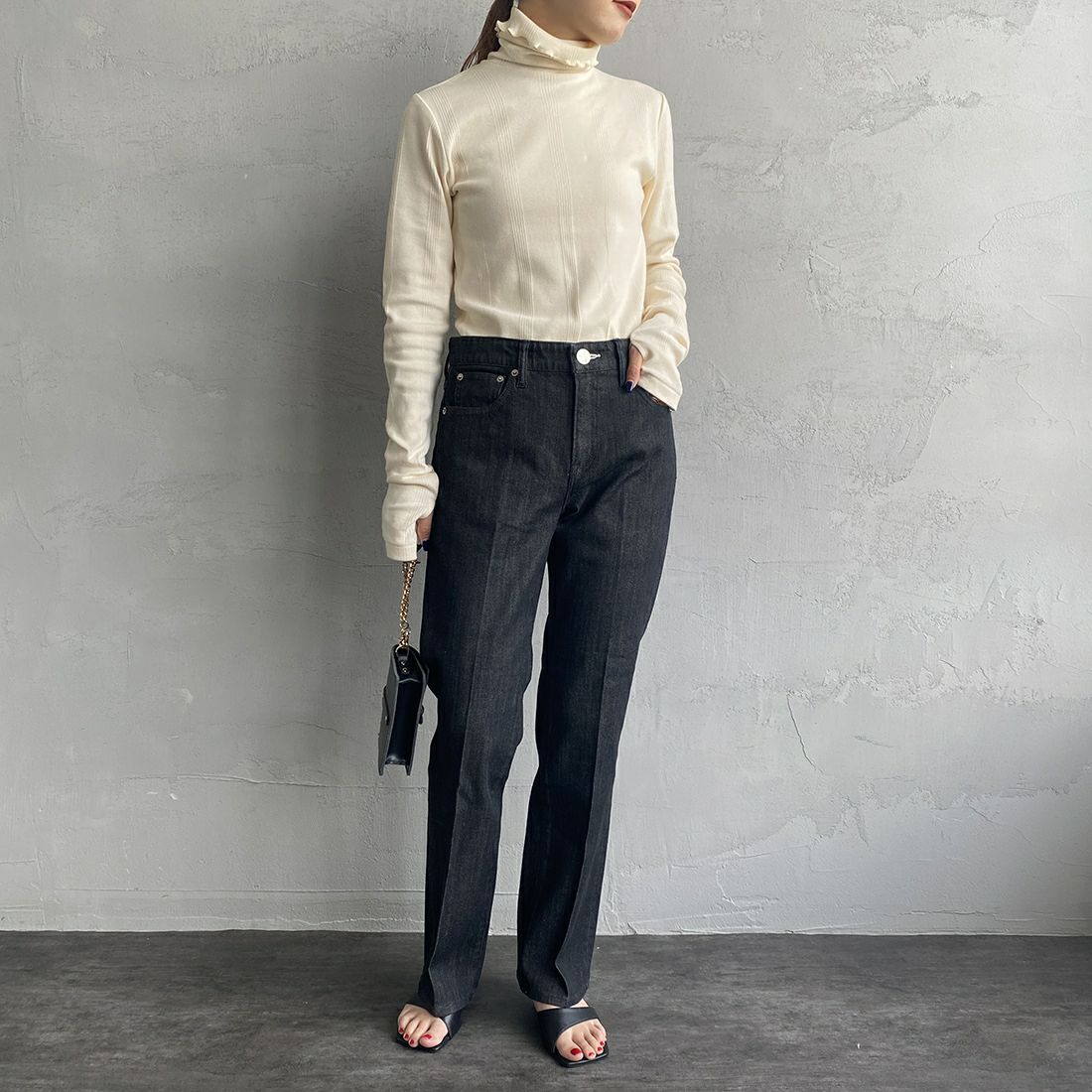 RED CARD TOKYO [レッドカード トーキョー] 辺見えみりコラボレーションモデル Emily ミッドライズフレアデニム [603513HE01-JF] C-BLK RINS &&モデル身長：156cm 着用サイズ：24&&