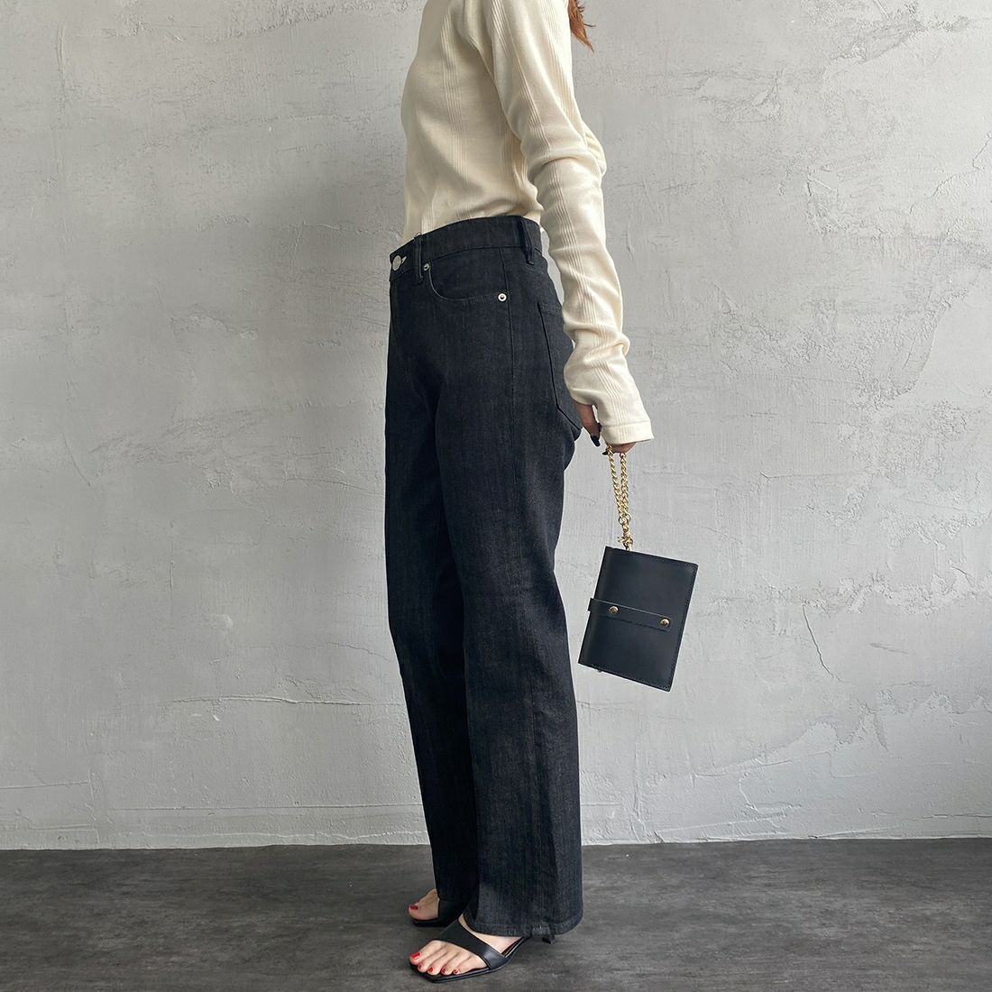 RED CARD TOKYO [レッドカード トーキョー] 辺見えみりコラボレーションモデル Emily ミッドライズフレアデニム [603513HE01-JF] C-BLK RINS &&モデル身長：156cm 着用サイズ：24&&