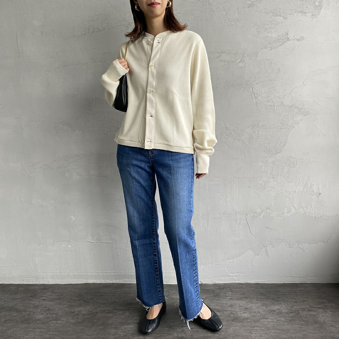 RED CARD TOKYO [レッドカード トーキョー] 辺見えみりコラボレーションモデル Emily ミッドライズフレアデニム [493513HE01-JF] C-MID BLU &&モデル身長：163cm 着用サイズ：25&&