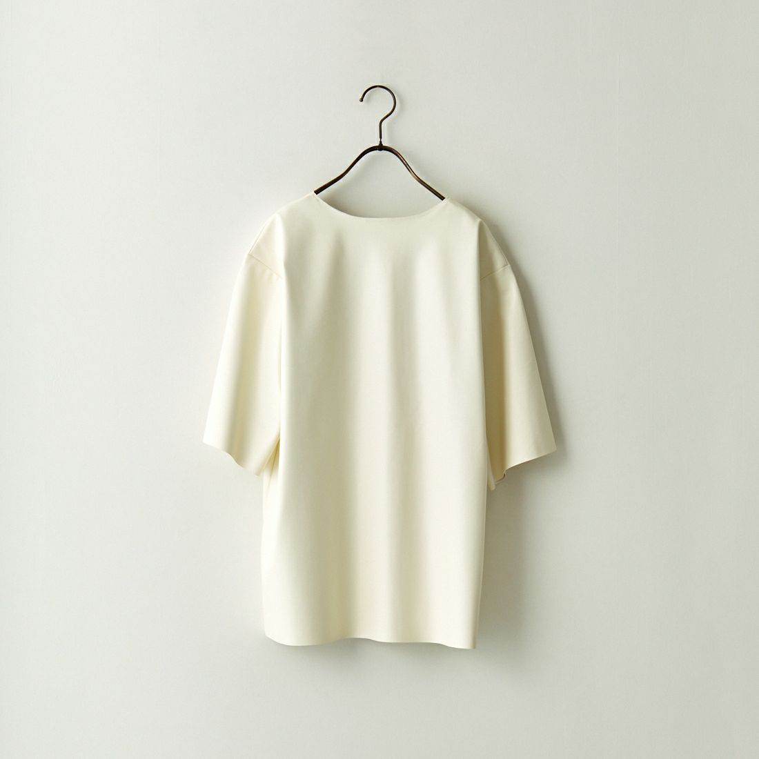 CHIGNON [シニヨン] エコレザーTシャツ [1431-034BT] WHITE