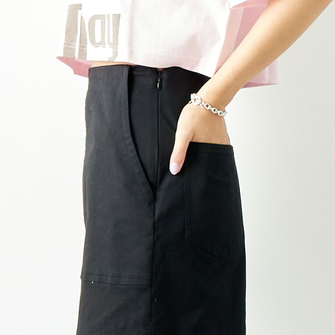 Jeans Factory Clothes [ジーンズファクトリークローズ] コットンストレッチタイトベイカースカート [ISJF-01] BLACK &&モデル身長：167cm 着用サイズ：38&&