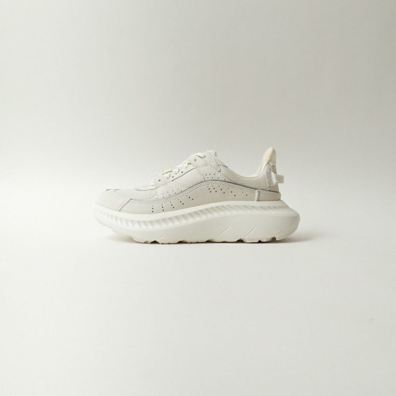 UGG [アグ] CA805 V2 ヌバックレザースニーカー [1134958]