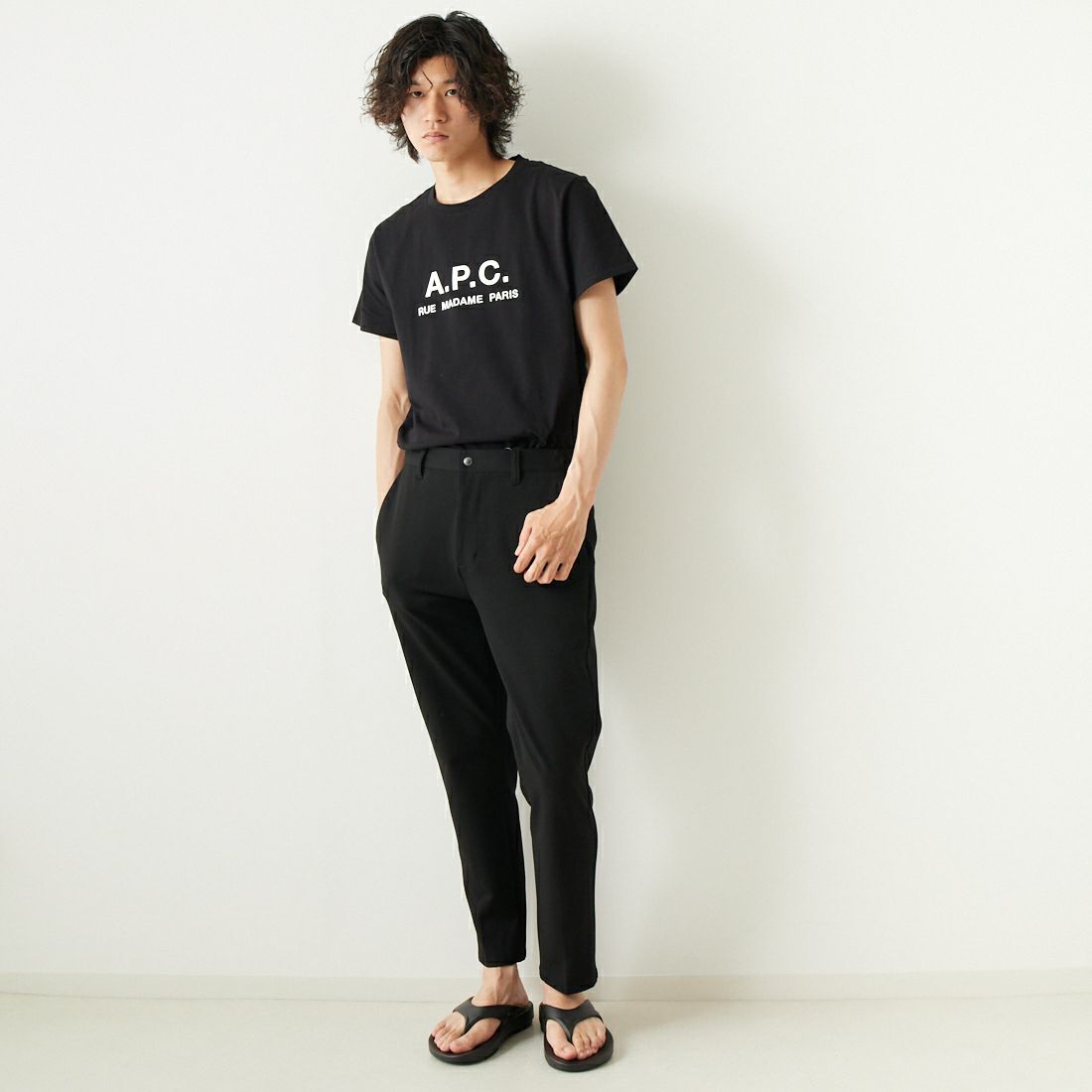 A.P.C. [アー・ペー・セー] RUE MADAME プリントTシャツ [RUE-MADAME] 99 NOIR &&モデル身長：182cm 着用サイズ：L&&