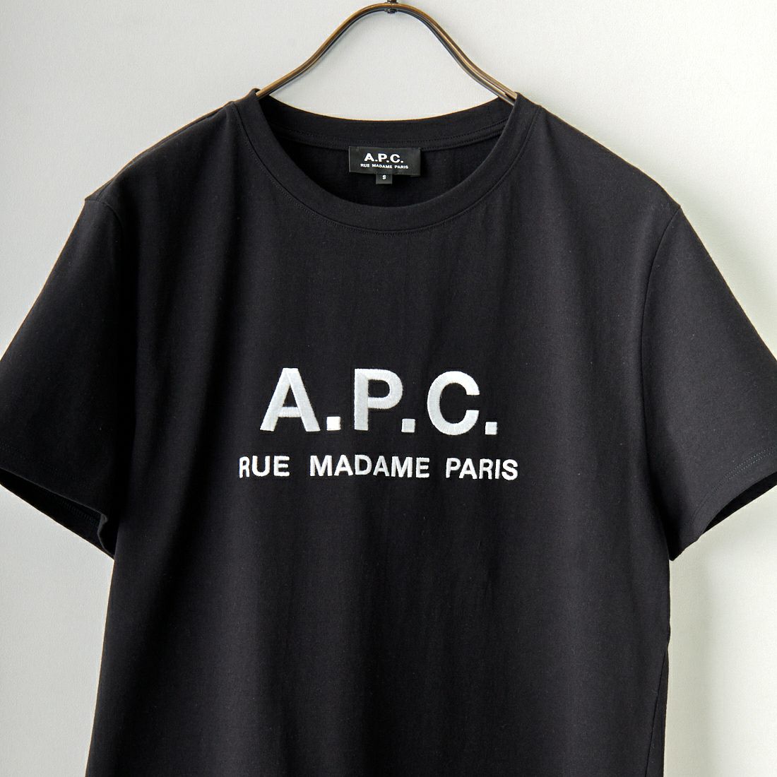 A.P.C. [アー・ペー・セー] RUE MADAME プリントTシャツ [RUE-MADAME] 99 NOIR