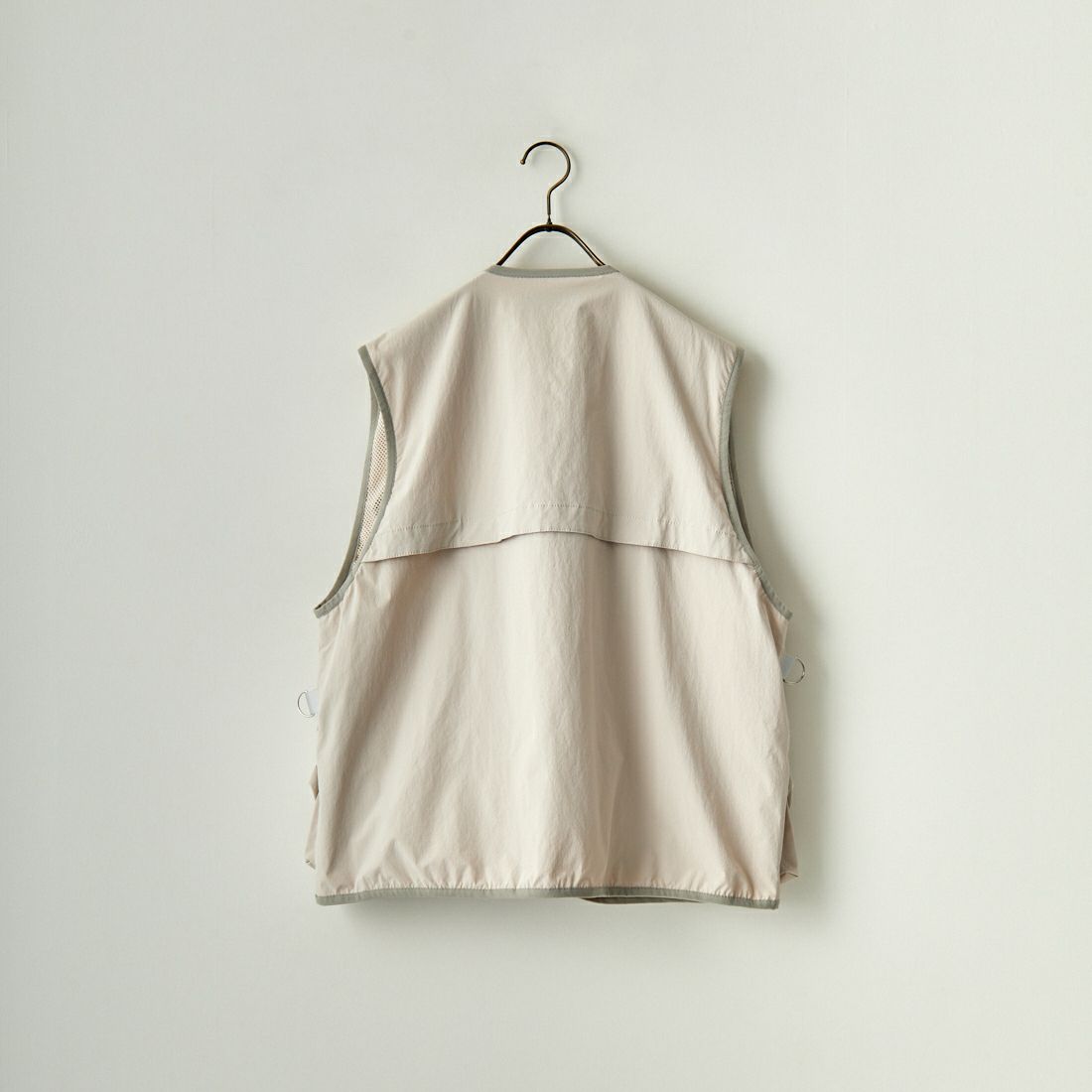 UNIVERSAL OVERALL [ユニバーサルオーバーオール] 別注 MAKINOガーデナーベスト [U2313404IN-JF] IVORY