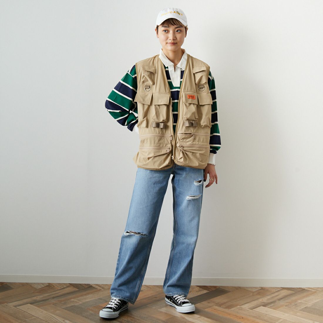 UNIVERSAL OVERALL [ユニバーサルオーバーオール] 別注 MAKINOガーデナーベスト [U2313404IN-JF] BEIGE &&モデル身長：160cm 着用サイズ：S&&