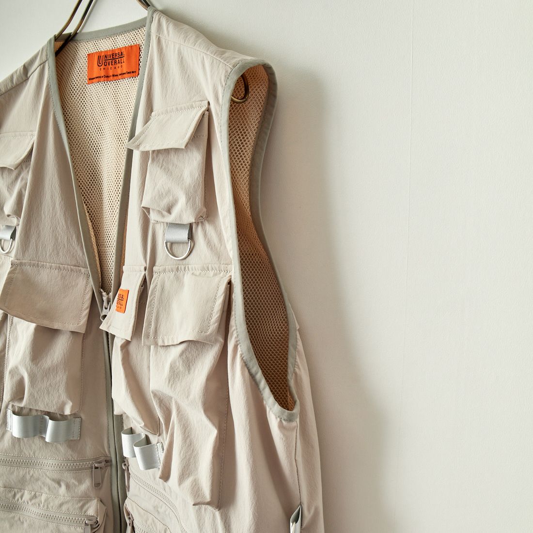 UNIVERSAL OVERALL [ユニバーサルオーバーオール] 別注 MAKINOガーデナーベスト [U2313404IN-JF] IVORY