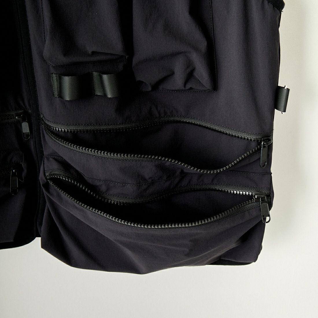 UNIVERSAL OVERALL [ユニバーサルオーバーオール] 別注 MAKINOガーデナーベスト [U2313404IN-JF] BLACK