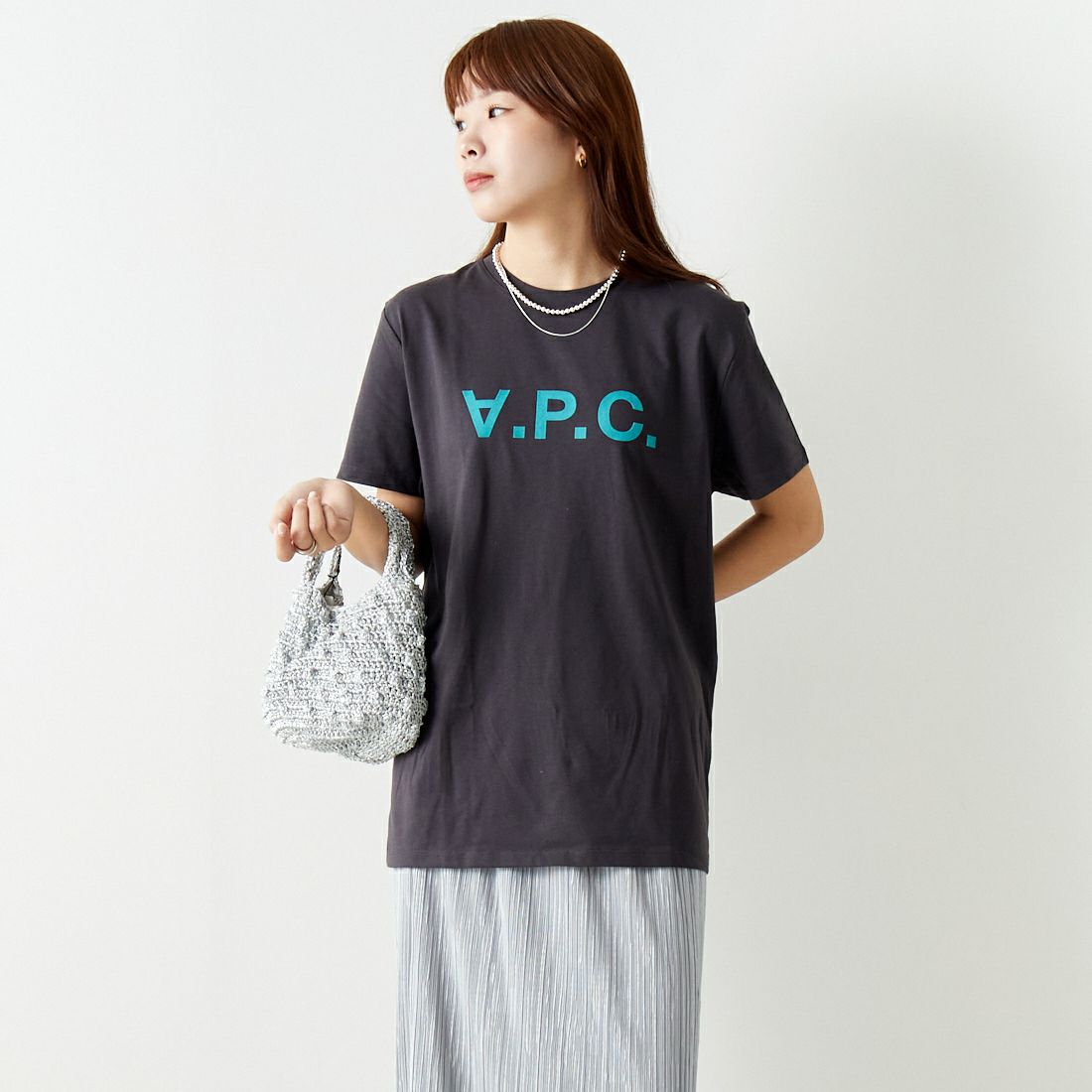 A.P.C. [アー・ペー・セー] VPCロゴTシャツ [T-SHIRT-VPC-COLOR-H] 97 ANTHRAC &&モデル身長：167cm 着用サイズ：XS&&