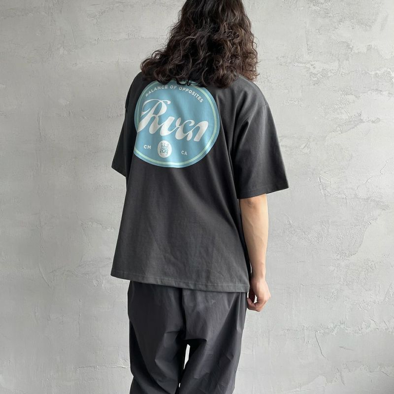 RVCA [ルーカ] PILS サークルロゴ バックプリントTシャツ [BD041-226] BLK &&モデル身長：173cm 着用サイズ：M&&