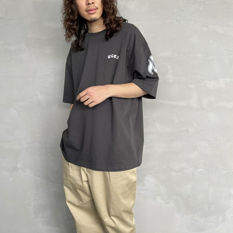 RVCA [ルーカ] OE FAKE RVCA ワッペンロゴTシャツ [BD041-227] PTK &&モデル身長：173cm 着用サイズ：XL&&
