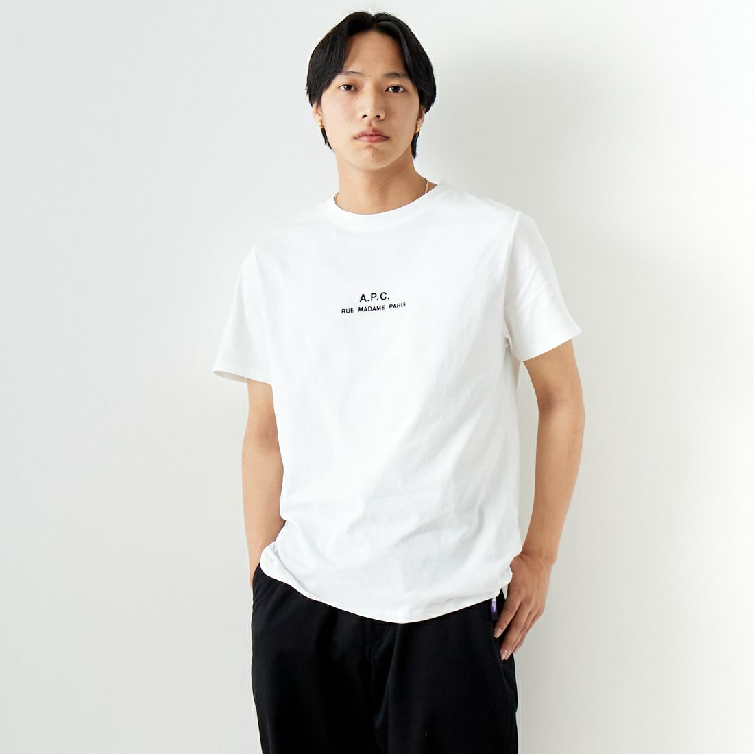 A.P.C. [アー・ペー・セー] RUE MADAMEプリントTシャツ [PETITE-RUE-MADAME] 90 BLANC &&モデル身長：179cm 着用サイズ：L&&