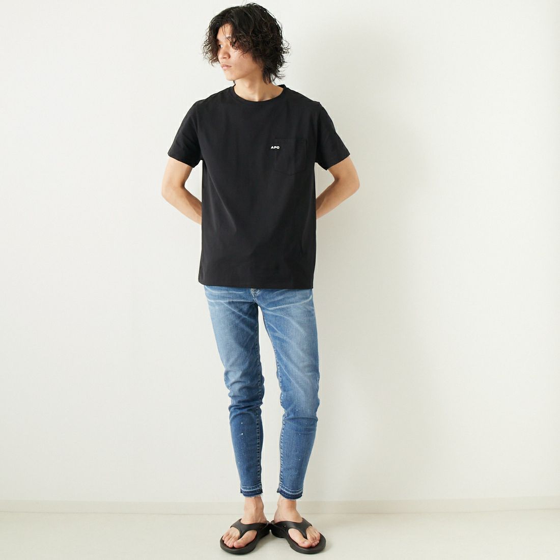 A.P.C. [アー・ペー・セー] ポケットTシャツ [POCKET-EMB-T] 99NOIR &&モデル身長：182cm 着用サイズ：L&&