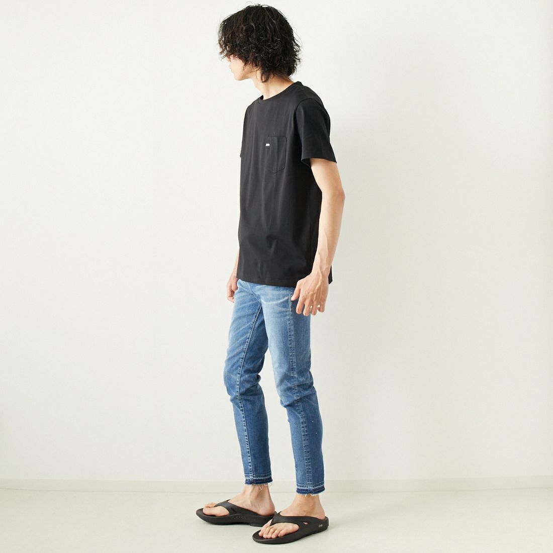 A.P.C. [アー・ペー・セー] ポケットTシャツ [POCKET-EMB-T] 99NOIR &&モデル身長：182cm 着用サイズ：L&&