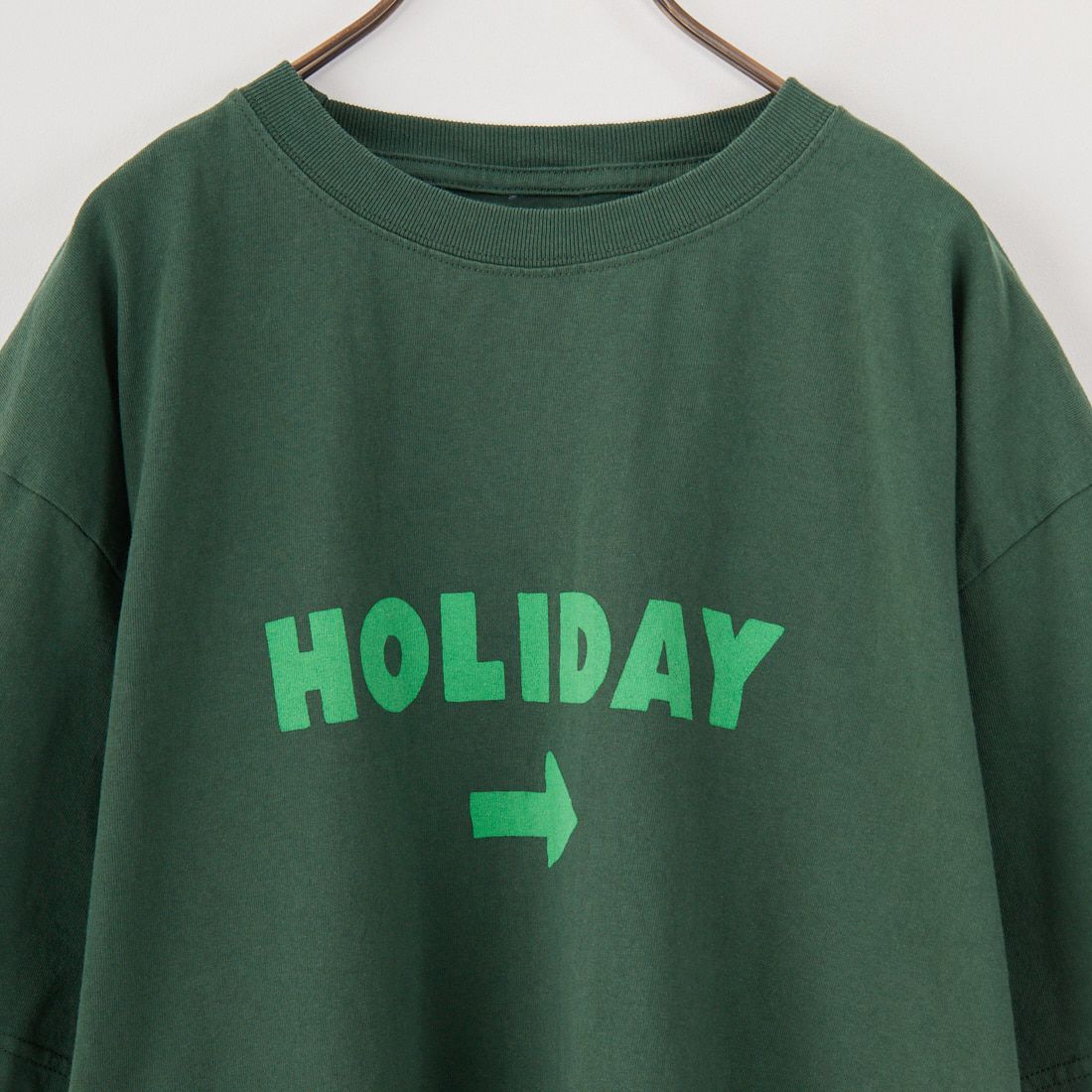 FUNG [ファング] HOLIDAY カットオフプリントTシャツ [HOLIDAY] GR/GREEN