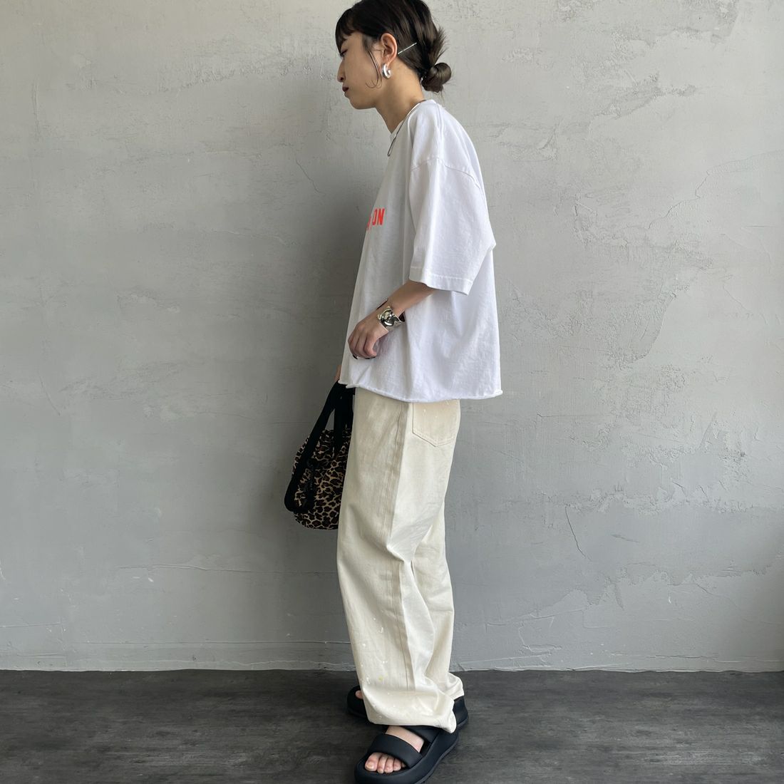 FUNG [ファング] VACATION カットオフプリントTシャツ [VACATION] WH/ORANGE &&モデル身長：150cm 着用サイズ：M&&