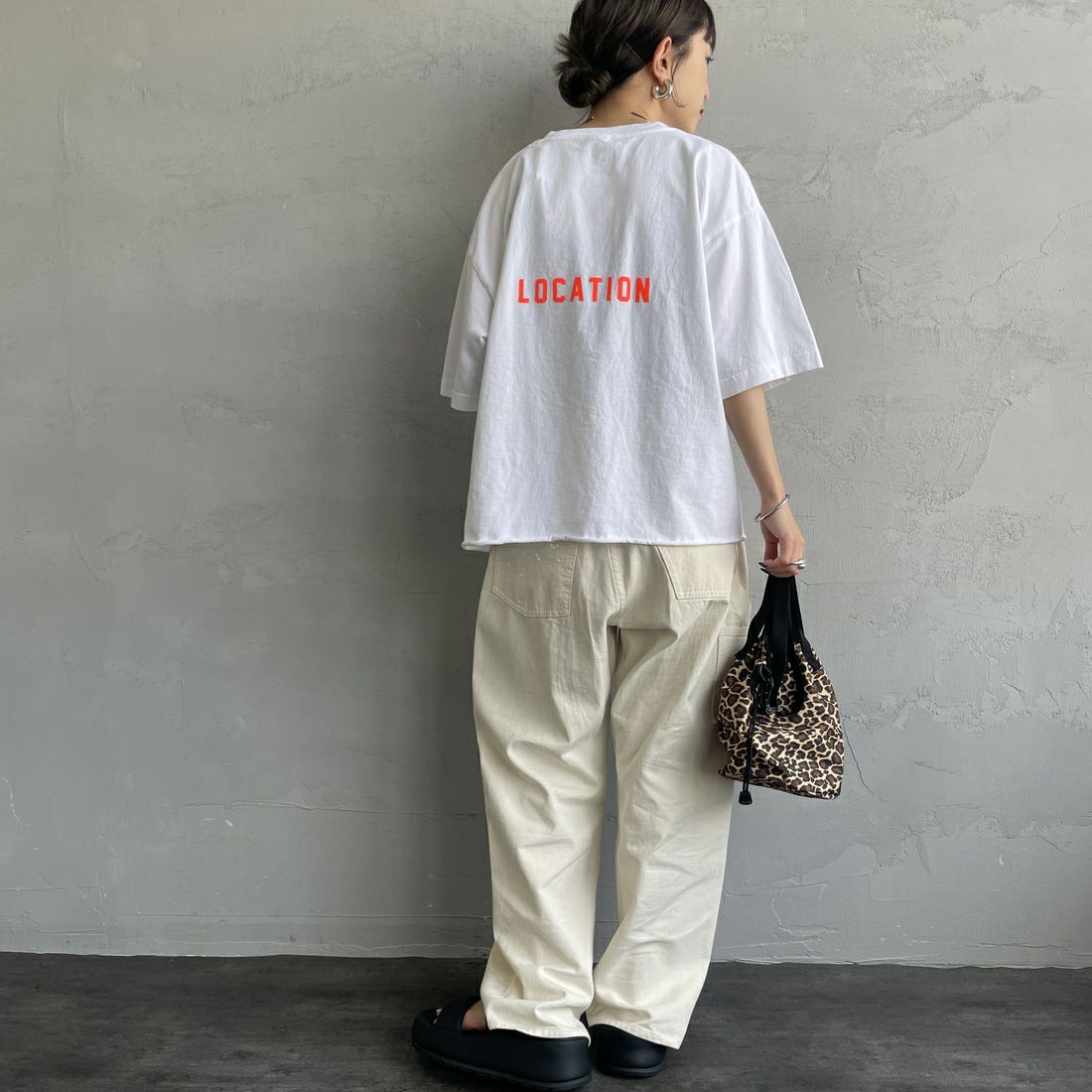 FUNG [ファング] VACATION カットオフプリントTシャツ [VACATION] WH/ORANGE &&モデル身長：150cm 着用サイズ：M&&