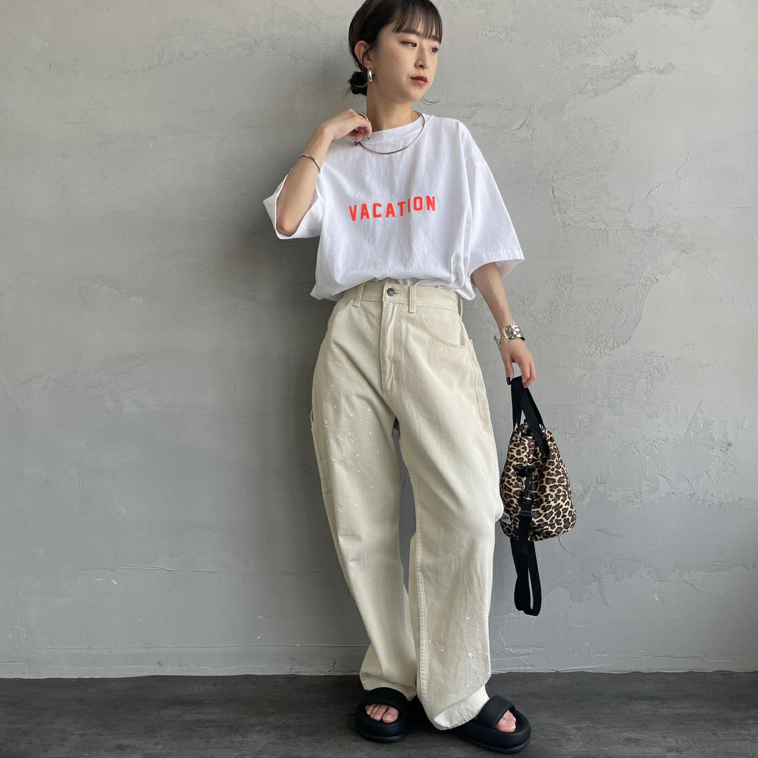 FUNG [ファング] VACATION カットオフプリントTシャツ [VACATION] WH/ORANGE &&モデル身長：150cm 着用サイズ：M&&