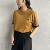 FRED PERRY [ãã¬ããããªã¼] å¥æ³¨ ã¯ã³ãã¤ã³ãã­ã´åºç¹ é¹¿ã®å­Tã·ã£ã [FZ1924-JF]ï½ã¸ã¼ã³ãºãã¡ã¯ããªã¼å¬å¼éè²©ãµã¤ã - JEANS FACTORY Online Shop