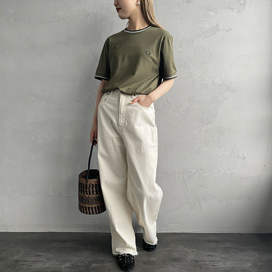 FRED PERRY [フレッドペリー] ツインティップTシャツ [M1588] R79 UNIFOR &&モデル身長：156cm 着用サイズ：S&&