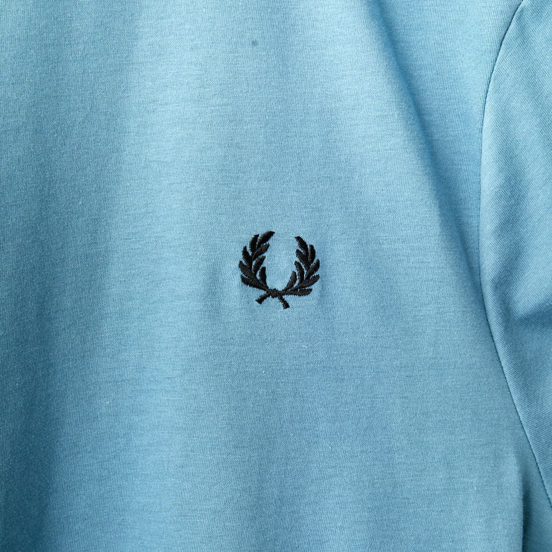 FRED PERRY [フレッドペリー] ツインティップTシャツ [M1588] Q47 ASH BLFRED PERRY [フレッドペリー] ツインティップTシャツ [M1588] Q47 ASH BL
